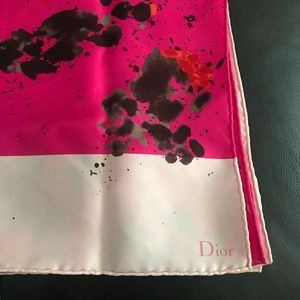 Dior Square scarf in pink silk twill, 70 x 70 cm.